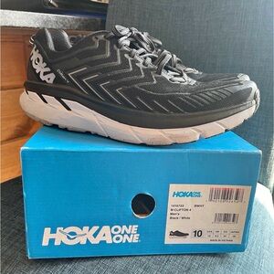 Hoka Men's Clifton 4 Running Shoe - Black/White